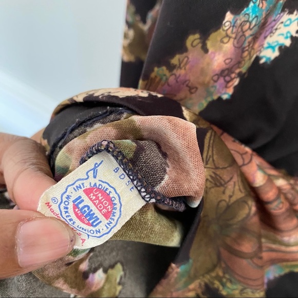 Vintage 70’s Paisley Print Button Up Shirt - Picture 8 of 10